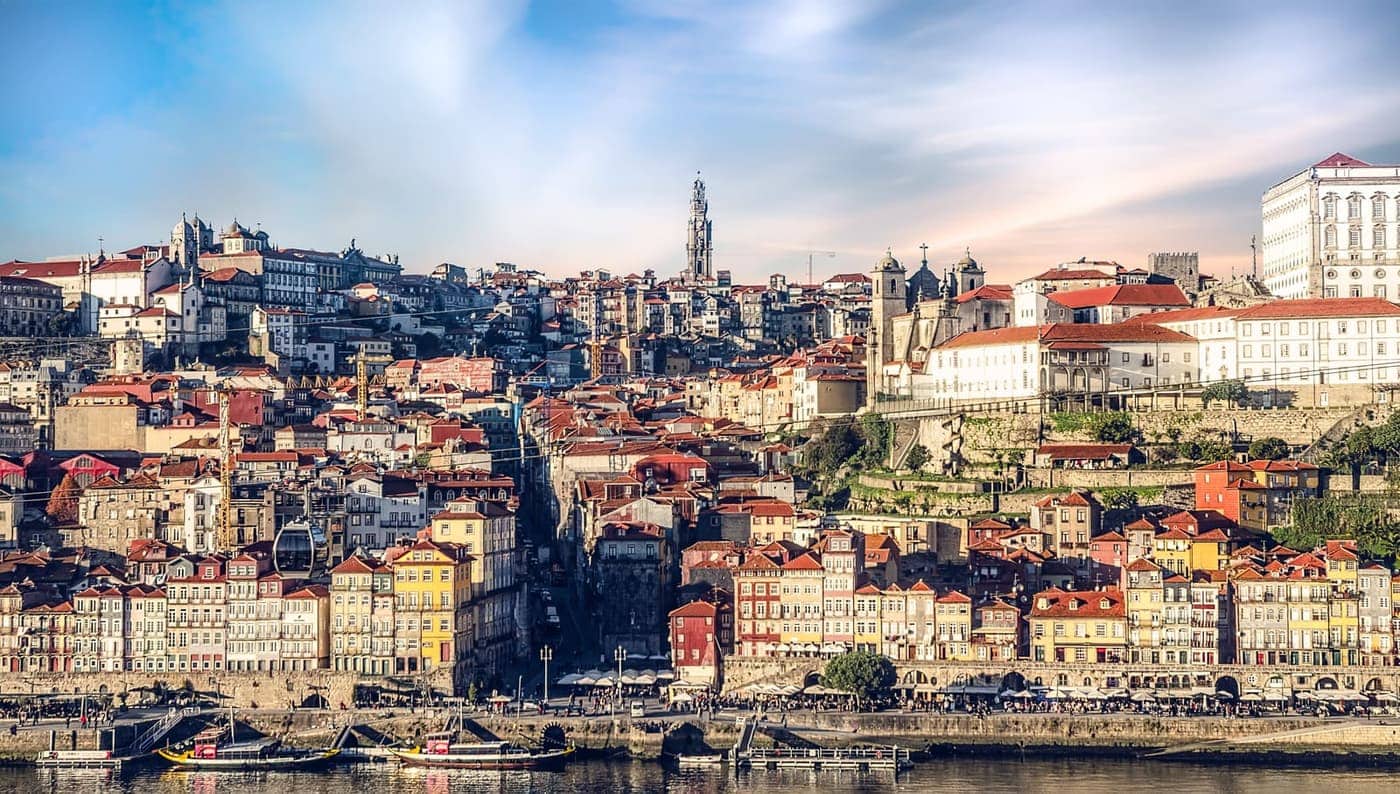 Bir Nar Misali: Çok Taneli, Lezzetli ve Kırmızı – Porto Gezilecek Yerler — kapak görseli
