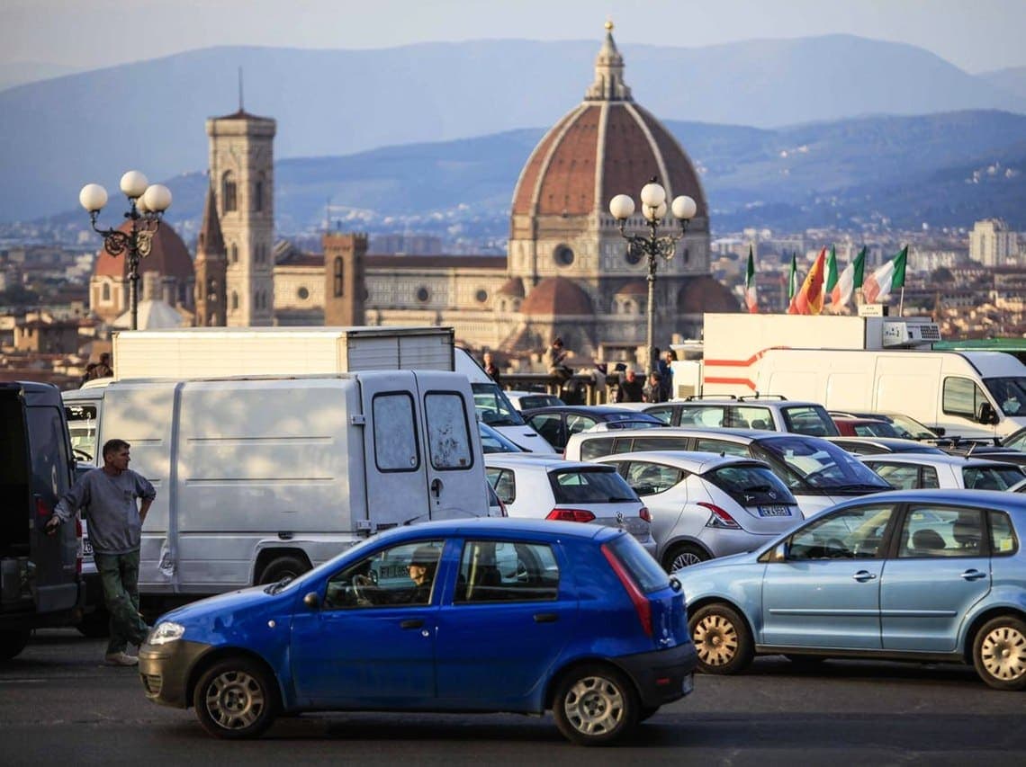 piazzale-cars