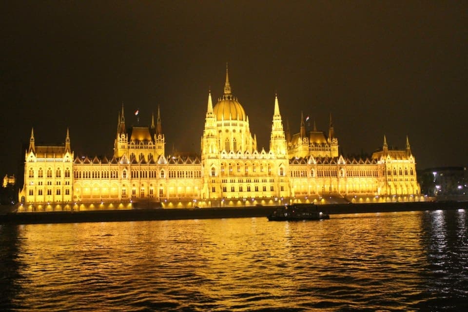 Parlamento Binası